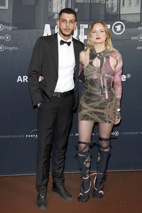 Seienpremiere 'Asbest' in Berlin