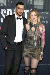 Seienpremiere 'Asbest' in Berlin