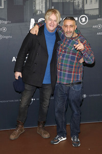 Seienpremiere 'Asbest' in Berlin