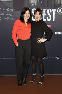 Seienpremiere 'Asbest' in Berlin