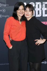 Seienpremiere 'Asbest' in Berlin