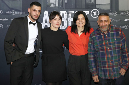 Seienpremiere 'Asbest' in Berlin
