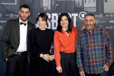 Seienpremiere 'Asbest' in Berlin