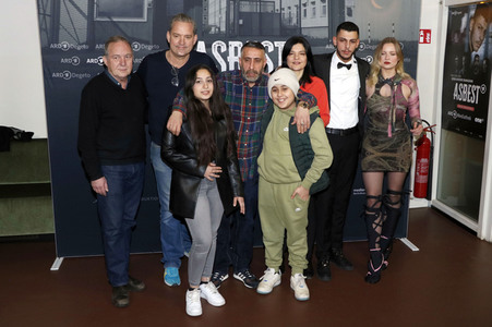 Seienpremiere 'Asbest' in Berlin