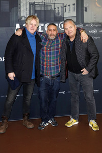 Seienpremiere 'Asbest' in Berlin