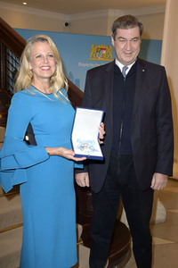 Verleihung des Bayerischen Verdienstordens an Barbara Schöneberger in Berlin