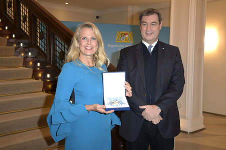 Verleihung des Bayerischen Verdienstordens an Barbara Schöneberger in Berlin