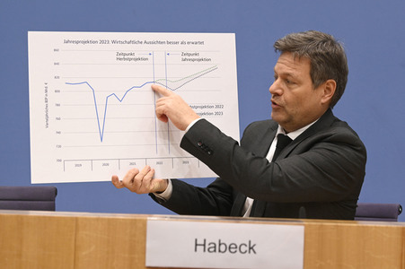 Bundespressekonferenz Vorstellung des Jahreswirtschaftsberichts 2023 in Berlin