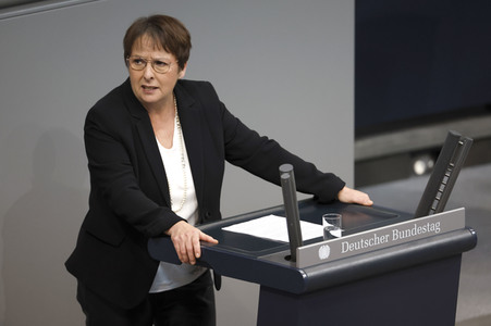 83. Sitzung des Deutschen Bundestages in Berlin