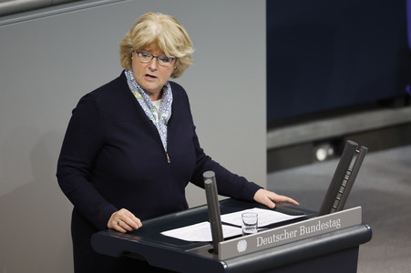 83. Sitzung des Deutschen Bundestages in Berlin