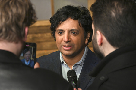 Filmpremiere 'Knock at the Cabin' in München