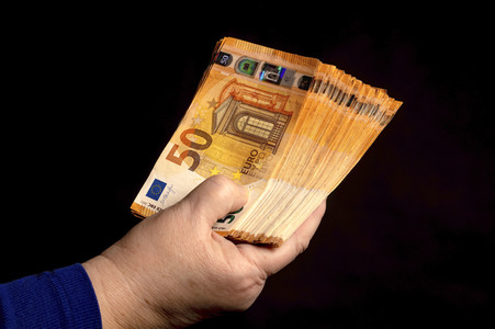 Symbolfoto Barzahlung