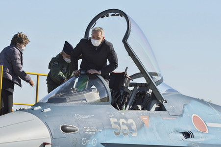 Jens Stoltenberg besucht die Iruma Air Base in Sayama