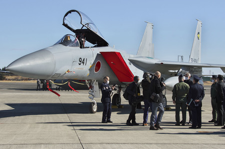 Jens Stoltenberg besucht die Iruma Air Base in Sayama