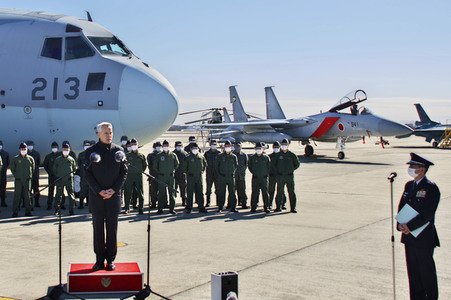 Jens Stoltenberg besucht die Iruma Air Base in Sayama