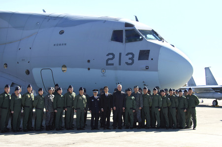 Jens Stoltenberg besucht die Iruma Air Base in Sayama