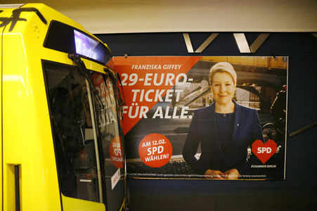 Symbolfoto 29-Euro-Ticket