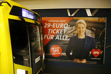 Symbolfoto 29-Euro-Ticket