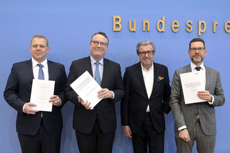 Bundespressekonferenz Vorstellung der Forderungen der Metall- und Elektro-Industrie in Berlin
