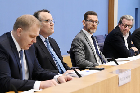 Bundespressekonferenz Vorstellung der Forderungen der Metall- und Elektro-Industrie in Berlin