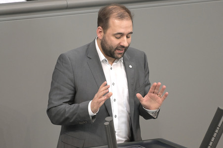 84. Sitzung des Deutschen Bundestages in Berlin
