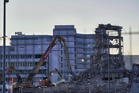 Abriss vom alten Exxon Bürogebäude in Hannover