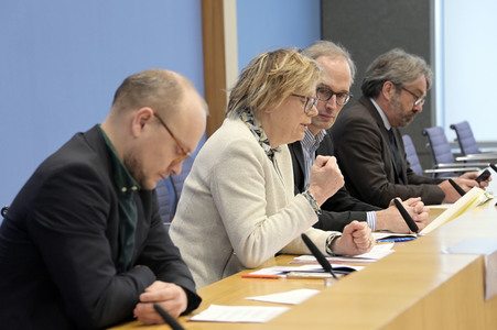 Bundespressekonferenz 100 Tage ExpertInnen-Kommission Gas- und Wärme in Berlin