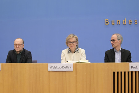 Bundespressekonferenz 100 Tage ExpertInnen-Kommission Gas- und Wärme in Berlin