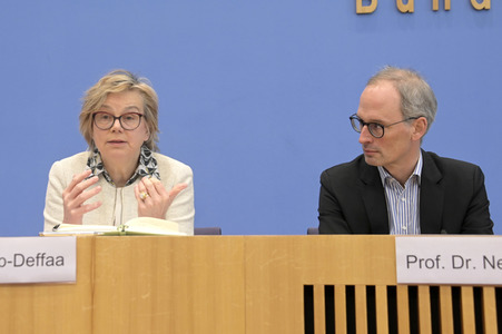 Bundespressekonferenz 100 Tage ExpertInnen-Kommission Gas- und Wärme in Berlin