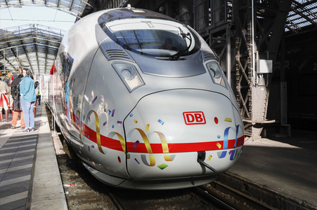 Taufe des ersten ICE 3neo in Köln