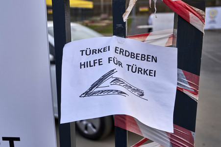Spendensammelstelle für die Erdbebenopfer in Hannover