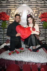 Fototermin mit Klaudia Giez und Adriano Salvaggio im Hard Rock Cafe Berlin