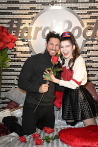 Fototermin mit Klaudia Giez und Adriano Salvaggio im Hard Rock Cafe Berlin