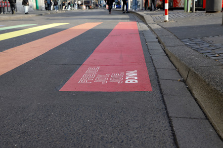 Regenbogen-Zebrastreifen für Bonn