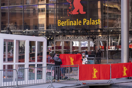 Aufbauarbeiten zur Berlinale 2023 in Berlin