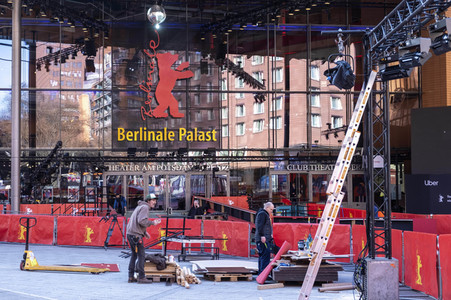 Aufbauarbeiten zur Berlinale 2023 in Berlin