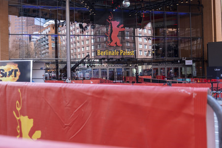 Aufbauarbeiten zur Berlinale 2023 in Berlin