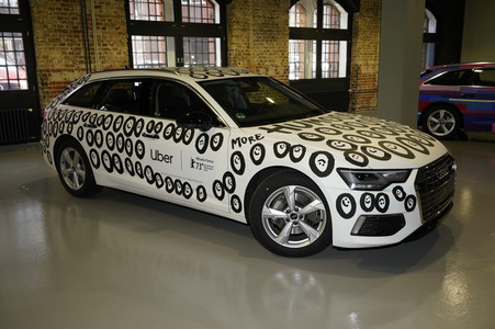 Kunstaktion von Uber zur Berlinale 2023 in Berlin