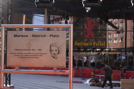 Aufbauarbeiten zur Berlinale 2023 in Berlin