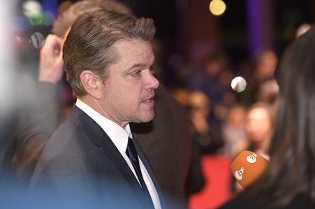 Adam Clayton und Bono von U2 auf der Berlinale 2023