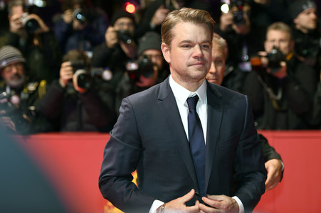 Adam Clayton und Bono von U2 auf der Berlinale 2023