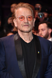 Adam Clayton und Bono von U2 auf der Berlinale 2023