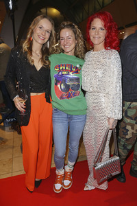 Opening HOB'S Hut of Burger in Hamburg