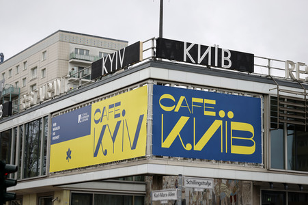 Demonstration für den Abzug russischer Truppen aus der Ukraine in Berlin