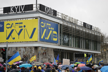 Demonstration für den Abzug russischer Truppen aus der Ukraine in Berlin