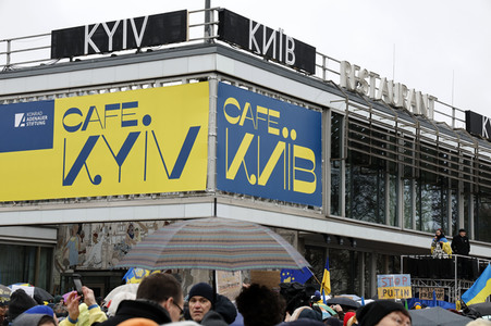 Demonstration für den Abzug russischer Truppen aus der Ukraine in Berlin