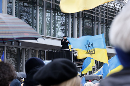Demonstration für den Abzug russischer Truppen aus der Ukraine in Berlin