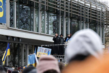 Demonstration für den Abzug russischer Truppen aus der Ukraine in Berlin