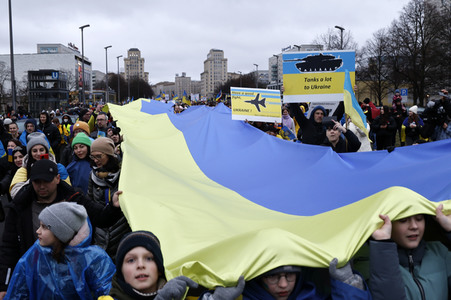 Demonstration für den Abzug russischer Truppen aus der Ukraine in Berlin
