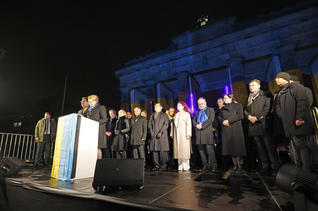 Demonstration und Kundgebung zum Jahrestag des russischen Überfalls in Berlin